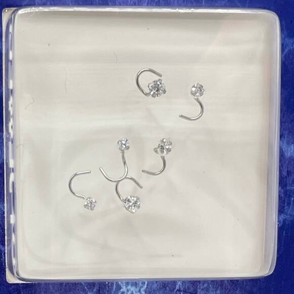 Body Jewelry 2 sets of 22 gauge Nose and 1 set of 16 gauge Eyebrow - Picture 3 of 9
